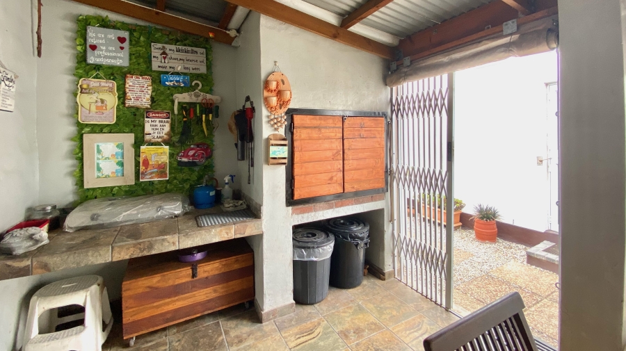 3 Bedroom Property for Sale in Velddrif Western Cape